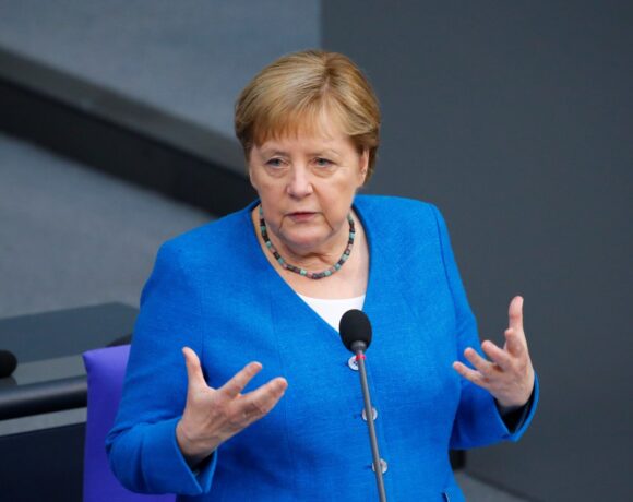 Μέρκελ: Πήρε θέση για την Ουκρανία στην πρώτη δημόσια εμφάνισή της