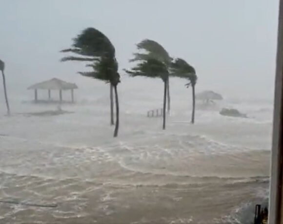 Μεξικό: Δέκα νεκροί και είκοσι αγνοούμενοι από τον κυκλώνα Αγκάθα