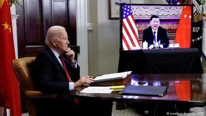 Μπάιντεν: «Σχεδιάζει να κάνει μια συζήτηση» με τον κινέζο ομόλογό του Σι Τζινπίνγκ