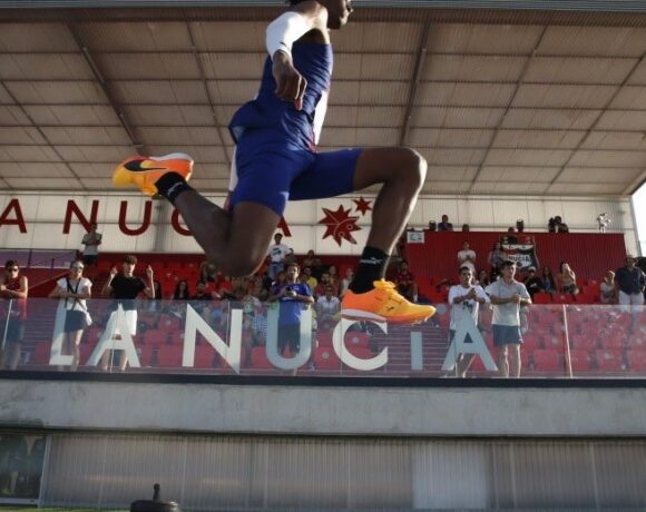 «Πέταξε» ο Ντίαζ στο τριπλούν!