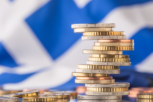 Προϋπολογισμός: Υπερεισπράξεις φόρων 2,9 δισ