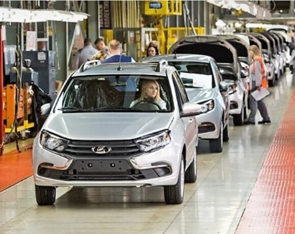 Ρωσία: Πώς η αυτοκίνηση γύρισε 30 χρόνια πίσω