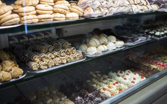 Τα μικρά ζαχαροπλαστεία «λυγίζουν» από το αυξημένο κόστος σε ενέργεια και πρώτες ύλες (vid)