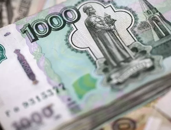 Το Κίεβο μπορεί να μειώσει κρατικές δαπάνες για να προχωρήσει σε παρεμβάσεις στην αγορά συναλλάγματος