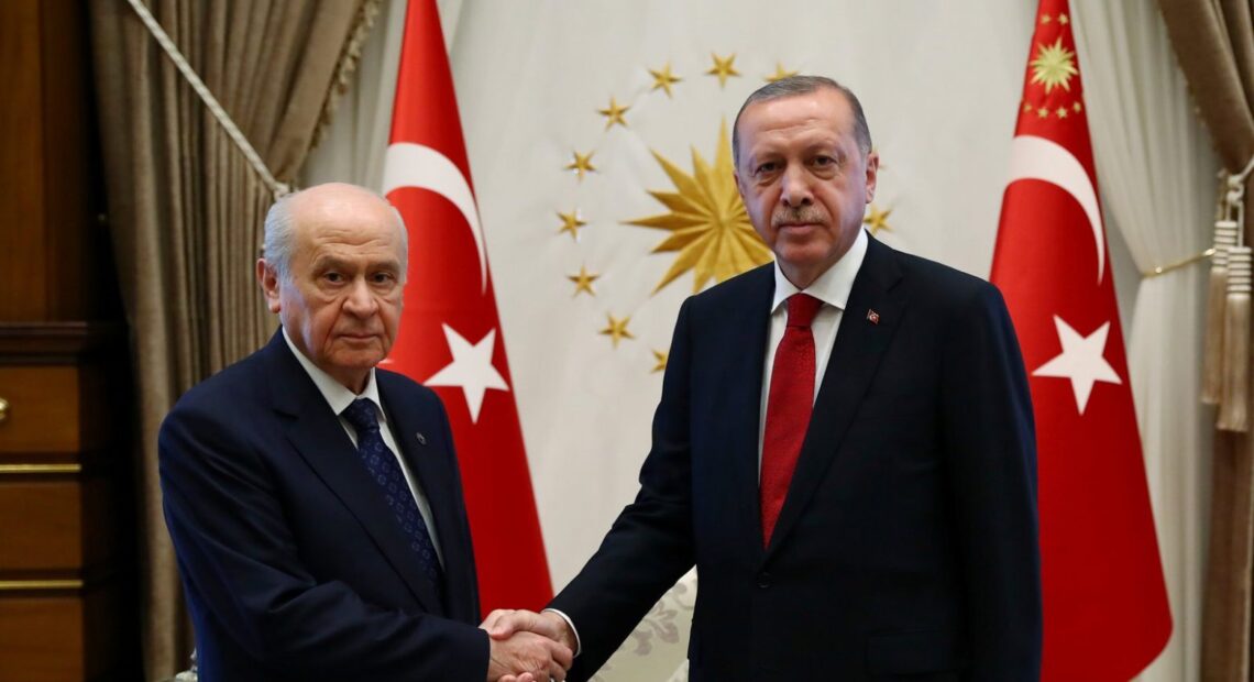 Τουρκία: Αιφνιδιαστική συνάντηση Ερντογάν – Μπαχτσελί