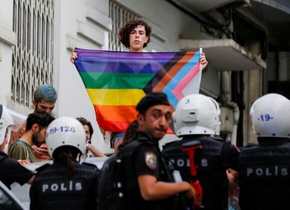 Τουρκία: Επιδρομή της αστυνομίας και πάνω από 200 συλλήψεις στο Pride