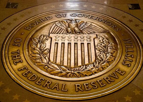 Fed: Σε πτώση ο πλούτος των νοικοκυριών στις ΗΠΑ για πρώτη φορά μετά από 2 χρόνια