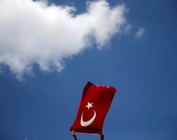 L’ Opinion: Η Τουρκία απαιτεί αλλαγή νομοθεσίας από τη Σουηδία