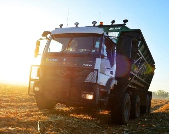 Mercedes: Εκατοντάδες αυτόνομα φορτηγά μαζεύουν ζαχαροκάλαμα