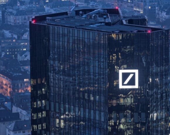 Reuters: Η Deutsche Bank βλέπει αύξηση των επιτοκίων από την ΕΚΤ κατά 50 μονάδες βάσης