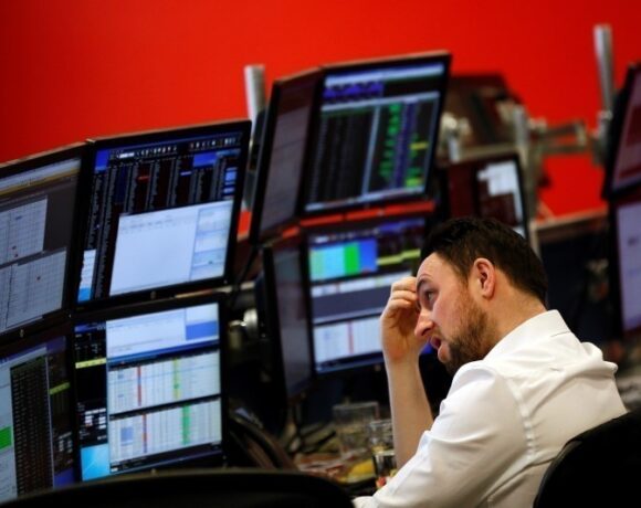 Απώλειες άνω του 1% στις ευρωαγορές εν αναμονή των ανακοινώσεων για τον πληθωρισμό στις ΗΠΑ