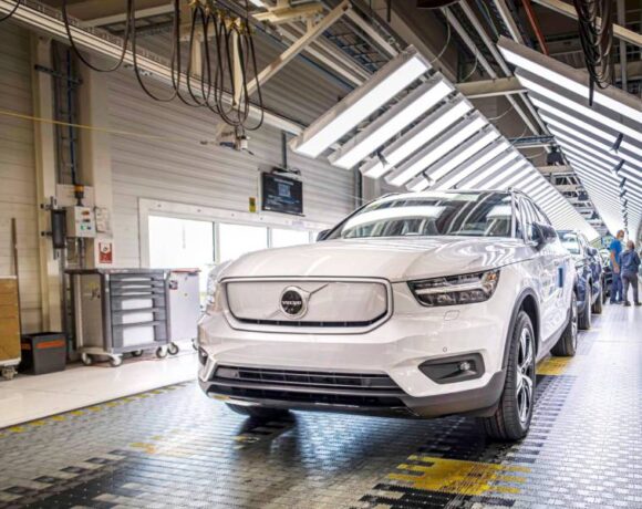 Αυτοκινητοβιομηχανία έκανε επένδυση σε ευρωπαϊκή χώρα – Δεν είναι (και πάλι) η Ελλάδα