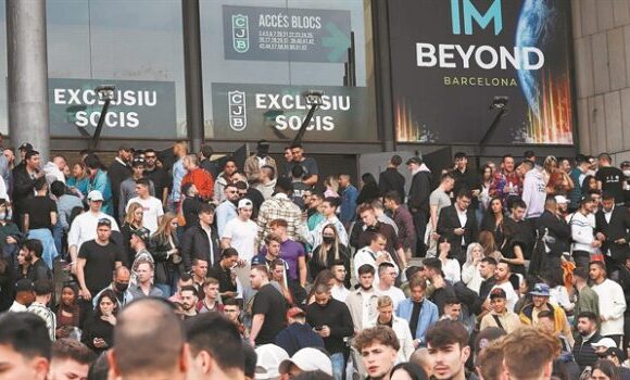 Εξαπατούν νέους τάζοντας γρήγορα κέρδη από τα Crypto