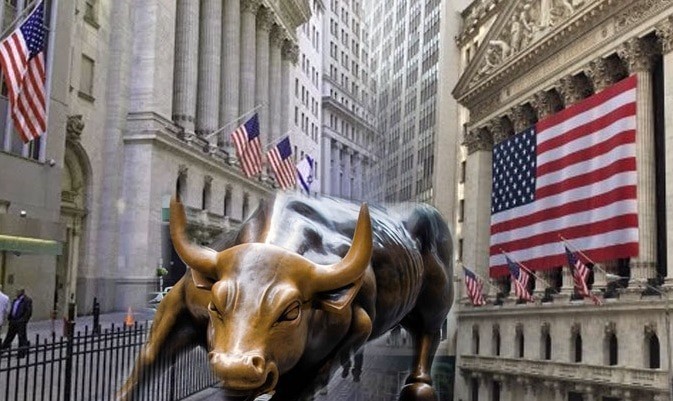 Επιφυλακτικές κινήσεις στη Wall Street – Με υψηλά κέρδη αποχαιρετάει ο Ιούλιος