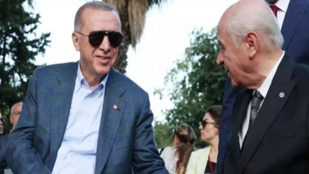 Ερντογάν: Χαμός στην Τουρκία με τα γυαλιά του τούρκου προέδρου – Γιατί ξεσήκωσαν θύελλα αντιδράσεων