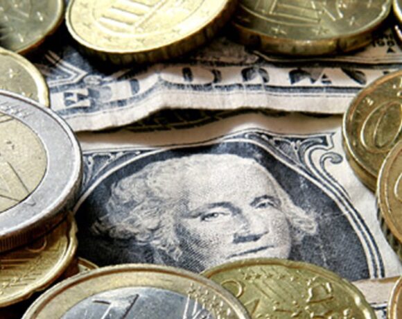 Ευρώ: Ενισχύεται οριακά έναντι του δολαρίου