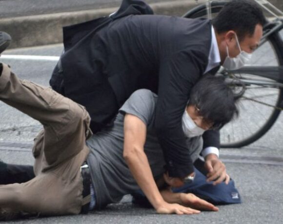 Ιαπωνία: Πέθανε ο Σίνζο Άμπε – Υπέκυψε στα τραύματά του μετά την δολοφονική επίθεση