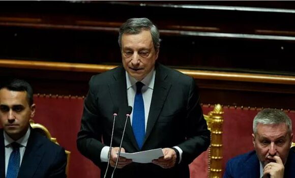 Ιταλία: Προς το προεδρικό μέγαρο ο Ντράγκι για να υποβάλει την παραίτησή του