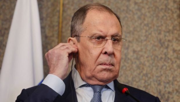 Λαβρόφ: Η Μόσχα επιδιώκει την ανατροπή της κυβέρνησης στο Κίεβο – Σκληραίνει τις θέσεις της η Ρωσία