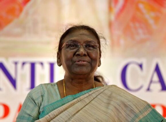 Ντρόπαντι Μούρμου: Η γυναίκα που θα μπορούσε να αλλάξει την Ινδία