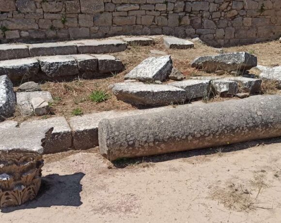 Ξενάγηση Αρναουτάκη στην αρχαία Λύττο και ενίσχυση των ανασκαφών από την Περιφέρεια Κρήτης