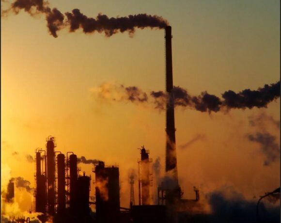 «Ο βασιλιάς πέθανε, ζήτω ο βασιλιάς»: Η θέση της πλουσιότερης γυναίκας στην Ασία έχει νέα κάτοχο