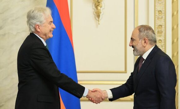 Ο διευθυντής της Cia στην Αρμενία: Ρωσία και ΗΠΑ συζητούν εμπιστευτικά για την Ουκρανία;