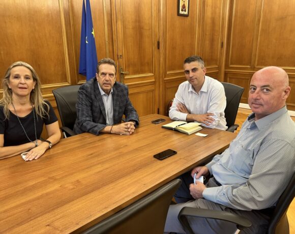 Ο ψηφιακός μετασχηματισμός του εμπορίου στο επίκεντρο της συνάντησης ΕΣΕΕ – Δήμα