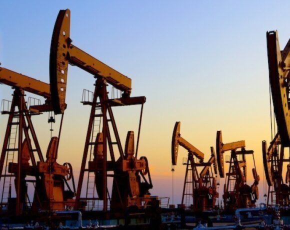 Πετρέλαιο: Απώλειες κατέγραψε το αργό – Κέρδη σε επίπεδο εβδομάδας