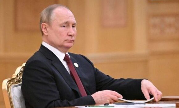 Πούτιν: Δίνει ρωσική υπηκοότητα σε όποιον Ουκρανό το θελήσει