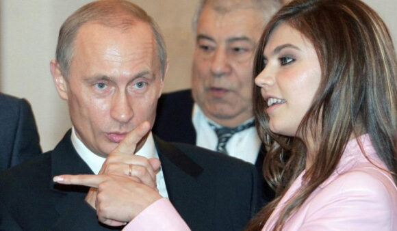 Πούτιν: Φήμες ότι η 39χρονη σύντροφός του είναι έγκυος