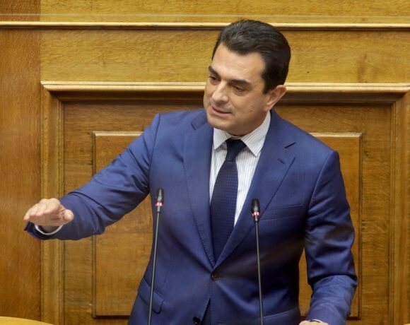 Σκρέκας: Aλλάζουμε το ενεργειακό μείγμα υπέρ πολιτών και περιβάλλοντος με τα υπεράκτια αιολικά πάρκα