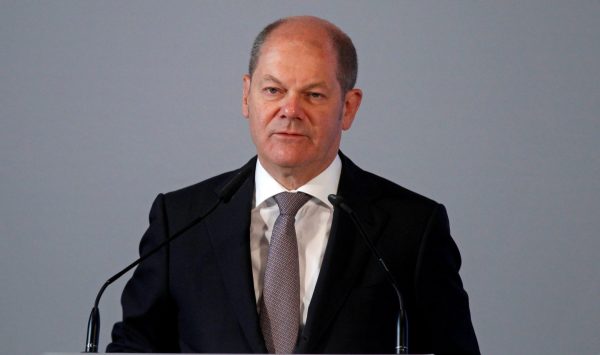 Σολτς: Πρέπει να μείνουμε ενωμένοι, οι τιμές δεν θα πέσουν σύντομα