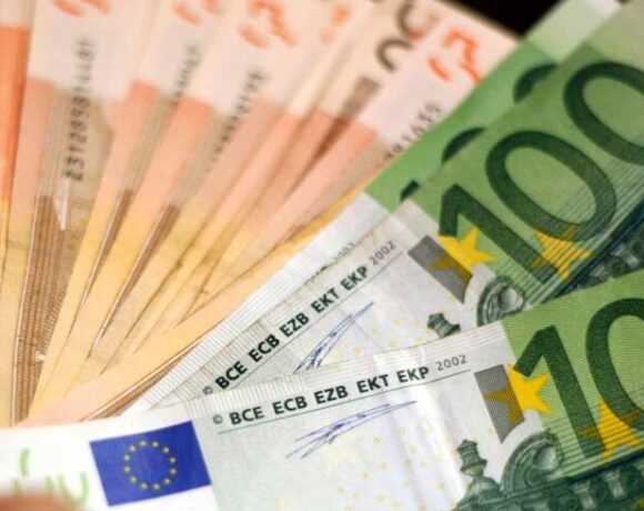 Τέλος επιτηδεύματος: Τροπολογία φέρνει υπό προϋποθέσεις απαλλαγή ή μείωση – Ποιους αφορά