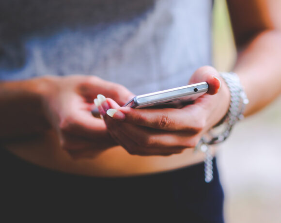 Ταυτότητα στο κινητό και δίπλωμα οδήγησης