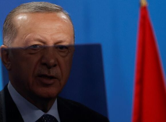 Τουρκία: Εκλογική ήττα του Ερντογάν προβλέπει νέα δημοσκόπηση