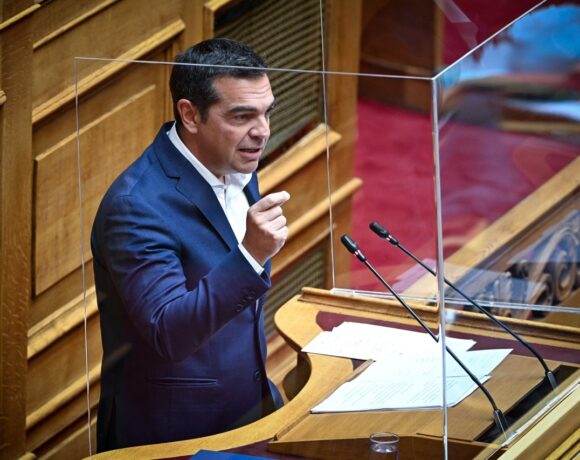 Τσίπρας: Eδώ και έξι μήνες ζητάμε εκλογές – Η χώρα οδηγείται σε αδιέξοδο – Δείτε Live