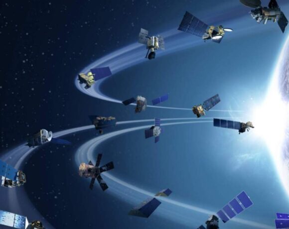 H μάχη των δορυφόρων: Συμφωνία 3,4 δισ