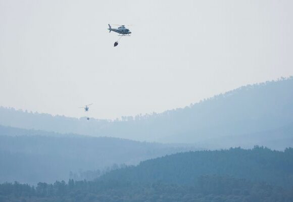 H Eυρώπη φλέγεται: Χιλιάδες άνθρωποι εγκαταλείπουν τις εστίες τους, τεράστια οικολογική καταστροφή