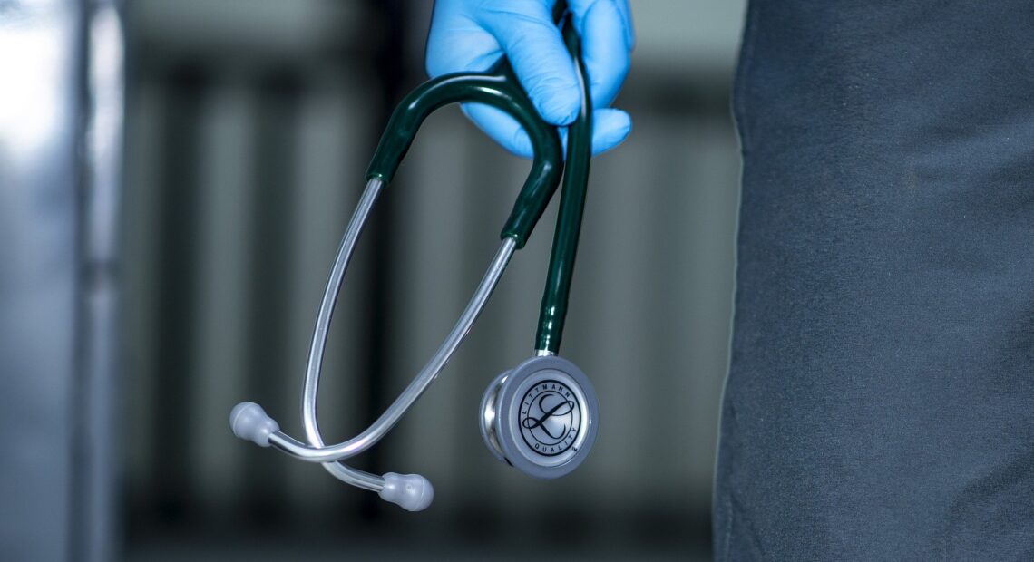 Nhs: Γιατί «ασθενεί» το βρετανικό σύστημα υγείας