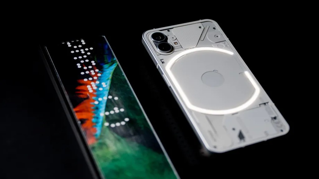 Nothing Phone (1): Με σαρωτή δαχτυλικών αποτυπωμάτων στην οθόνη