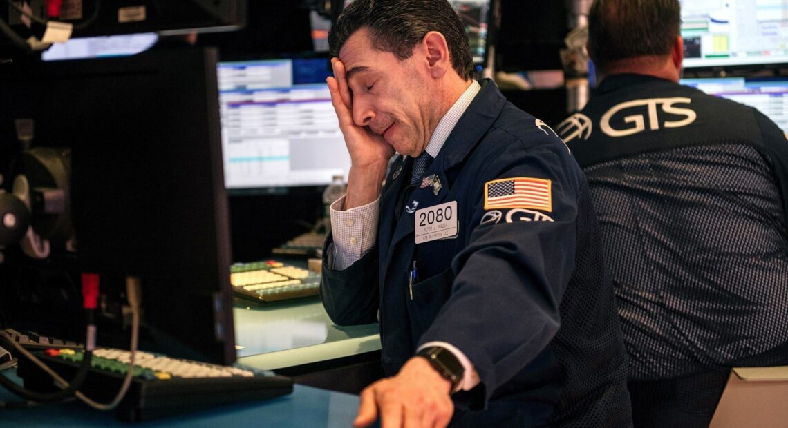 Wall Street: «Διέγραψε» ισχυρά κέρδη για να κλείσει με σημαντικές απώλειες