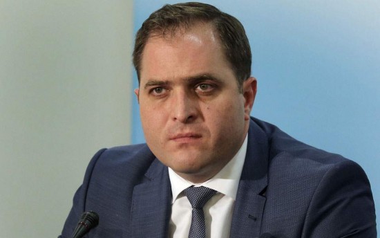 Άμεση αντίδραση Πιτσιλή για την ελεγκτή ΑΑΔΕ που χτυπήθηκε στην Κεφαλλονιά