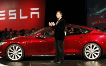 Έλον Μασκ: Η Tesla έχει κατασκευάσει πάνω από 3.000