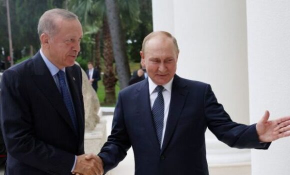 Ανησυχία στη Δύση για τη σύσφιξη των οικονομικών σχέσεων Ρωσίας και Τουρκίας