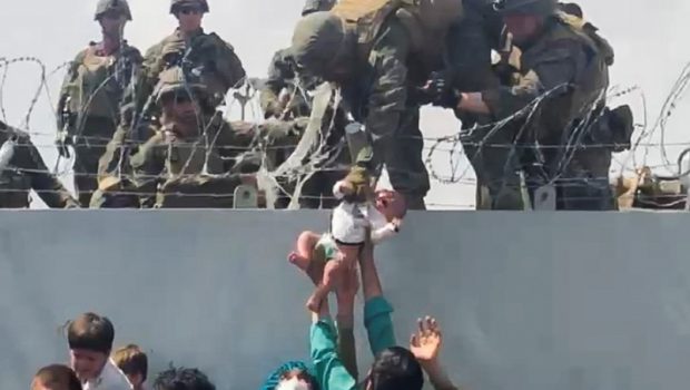 Αφγανιστάν: «Επέτειος» οπισθοδρόμησης από την επικράτηση των Ταλιμπάν