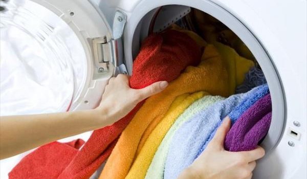 Βρετανία: Δίνουν κίνητρα στους πολίτες για να μην βάζουν πλυντήριο σε ώρες αιχμής