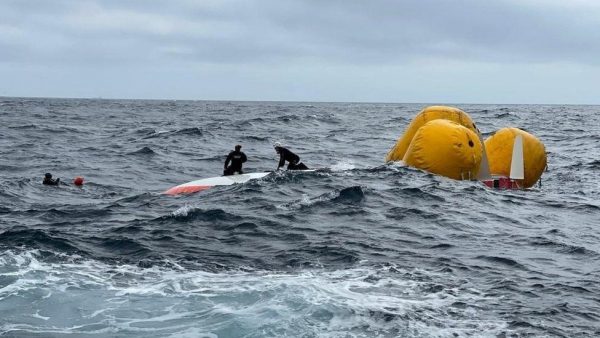 Γάλλος επέζησε 16 ώρες σε αναποδογυρισμένο σκάφος στον Ατλαντικό