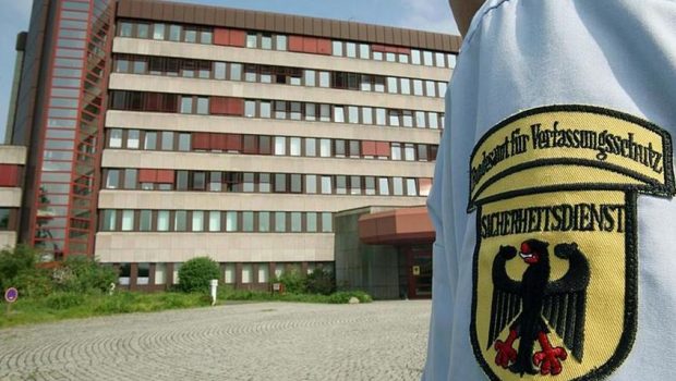 Γερμανία: Δύο αξιωματούχοι του υπ