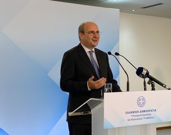 Δημοσιεύθηκε η ΚΥΑ για τον υπολογισμό των συντάξεων των ομογενών από Αλβανία και τέως Σοβιετική Ένωση